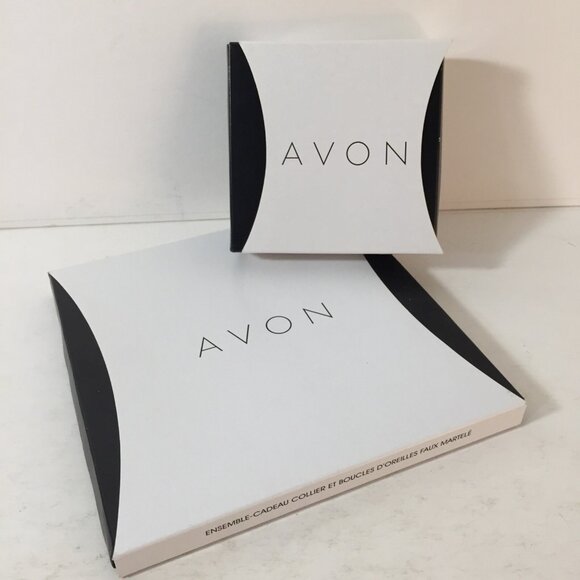 Illusion Hammered Necklace Earrings & Bracelet Set Tricolored. NEW Retired Avon - Picture 4 of 10